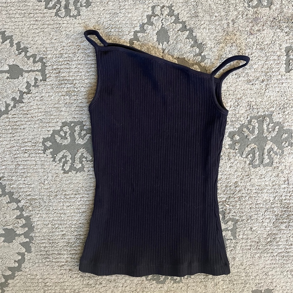 Y2K-style black Agolde tank top